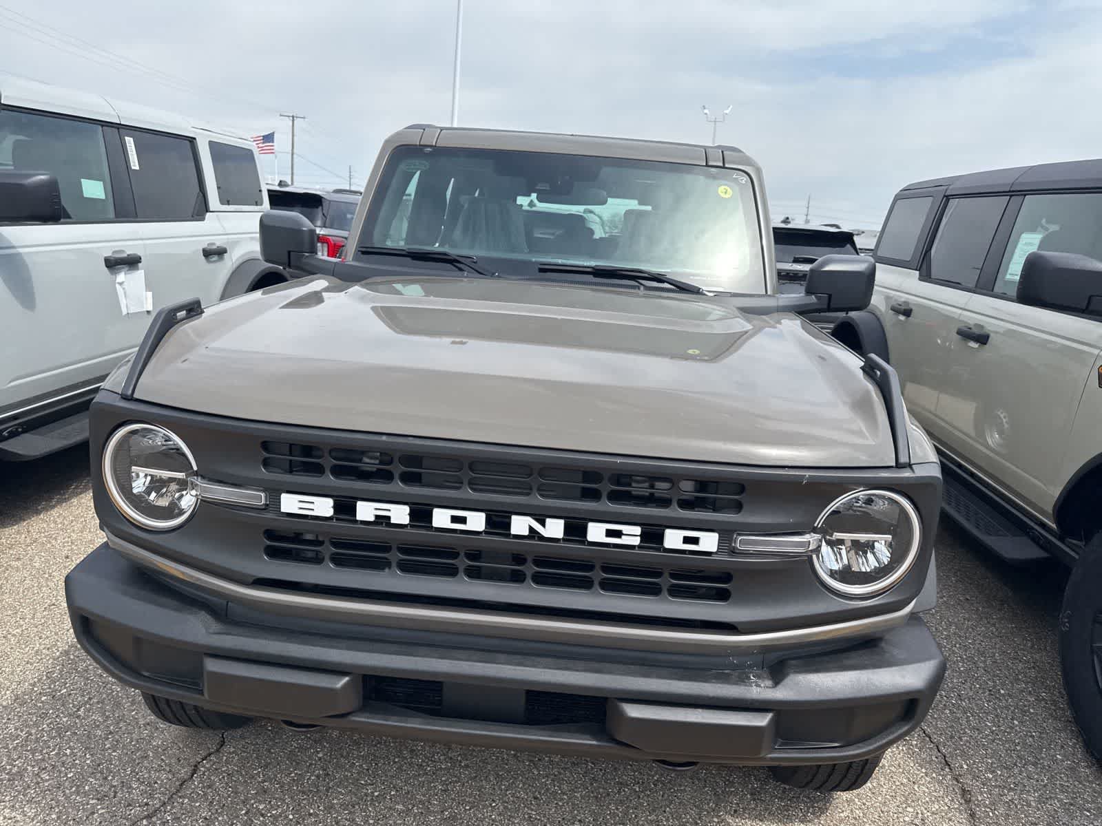 New 2026 Ford Bronco 4-Door AWD/4WD image 3