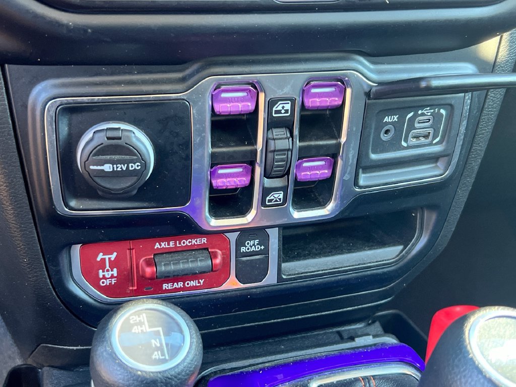 Used 2023 Jeep Gladiator Mojave w/ LED Lighting Group AWD/4WD image 35
