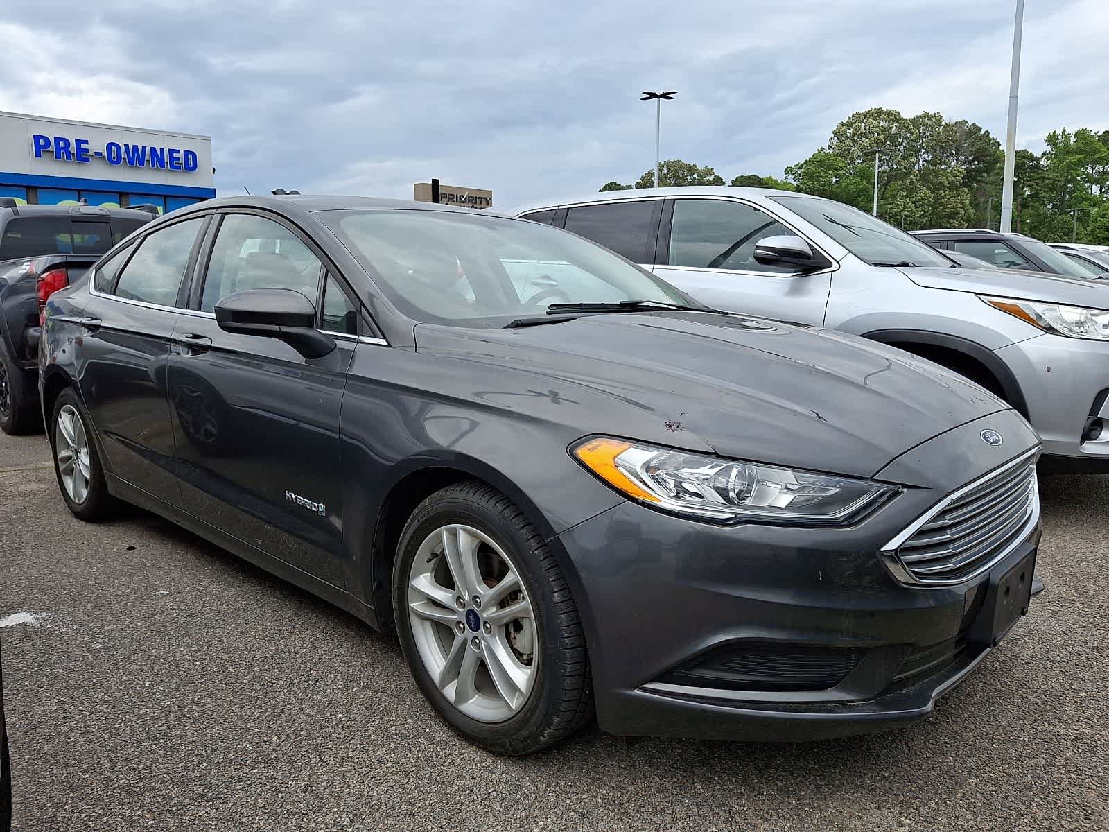 Used 2018 Ford Fusion S FWD image 2