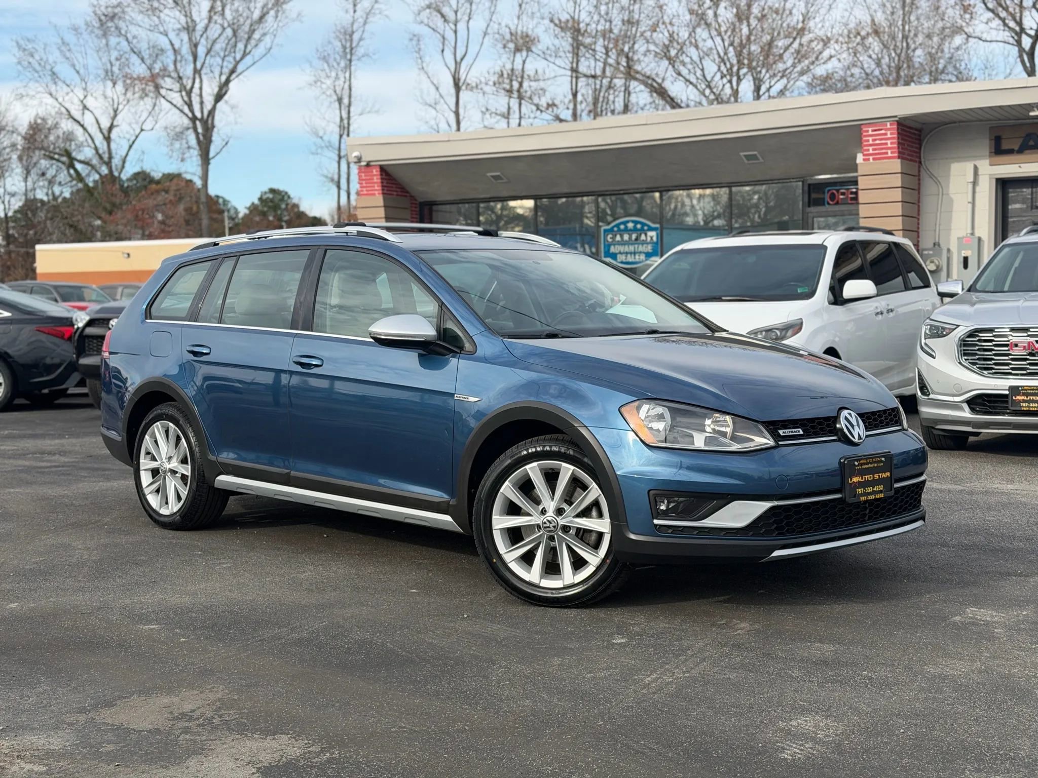 Used 2017 Volkswagen Golf Alltrack S AWD/4WD image 1