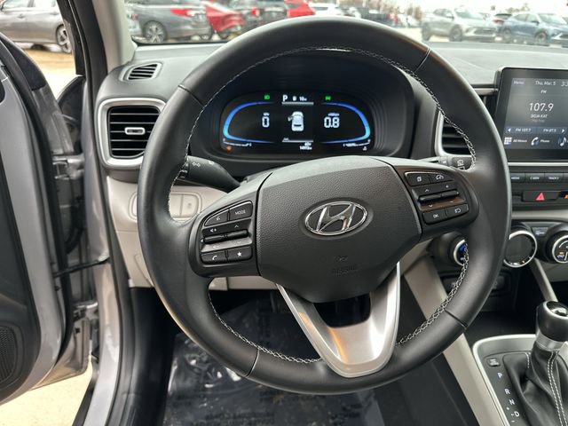 Used 2024 Hyundai Venue SEL FWD image 13