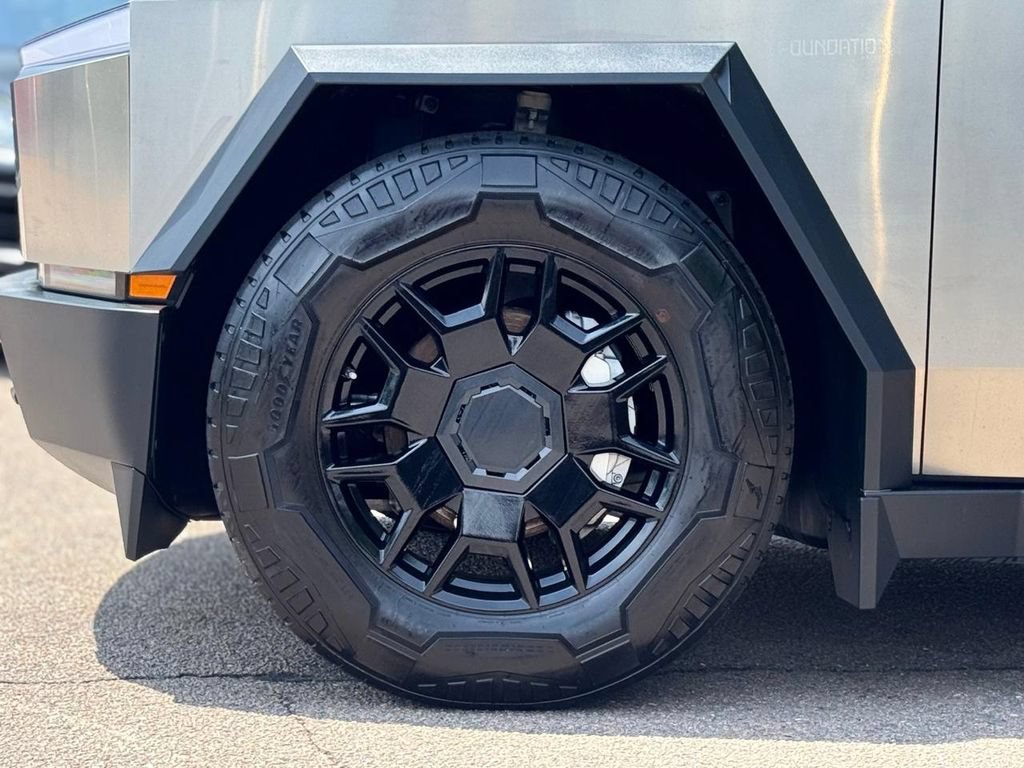 Used 2024 Tesla Cybertruck Cyberbeast AWD/4WD image 12