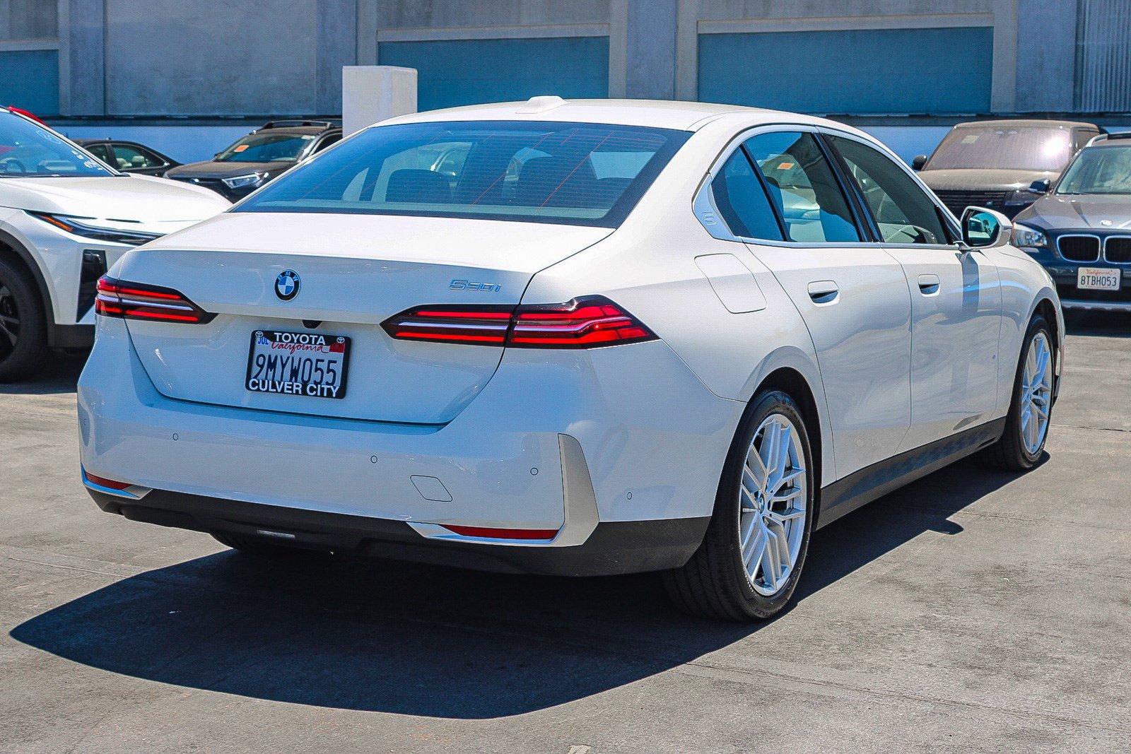 Used 2024 BMW 530i w/ Convenience Package RWD image 9