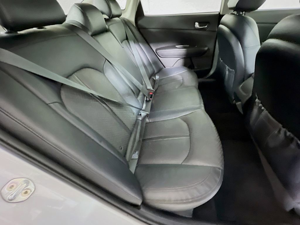 Used 2020 Kia Optima SE image 24