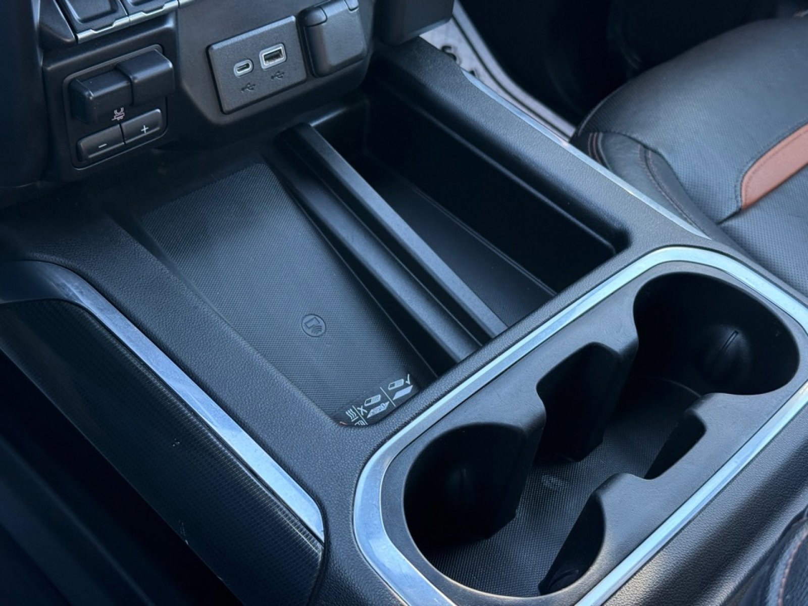 Used 2019 GMC Sierra 1500 AT4 w/ Off Road Performance Package image 29