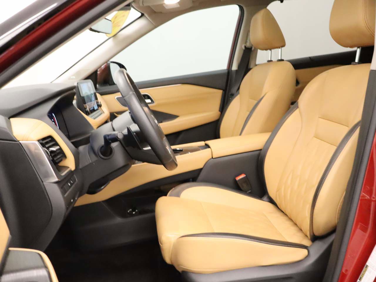 Used 2022 Nissan Rogue Platinum w/ Head-Up Display Package image 15