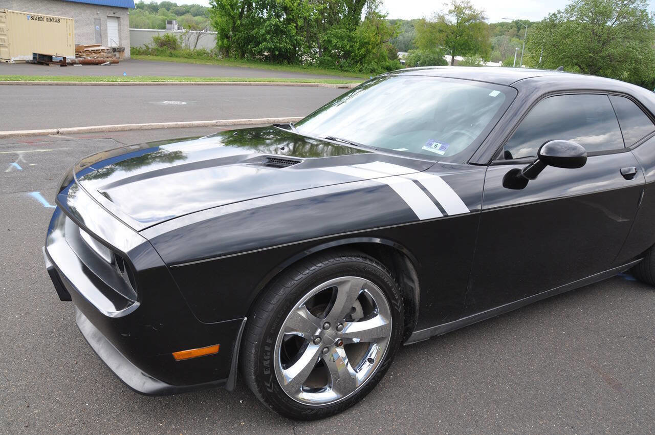 Used 2013 Dodge Challenger SXT Plus RWD image 3