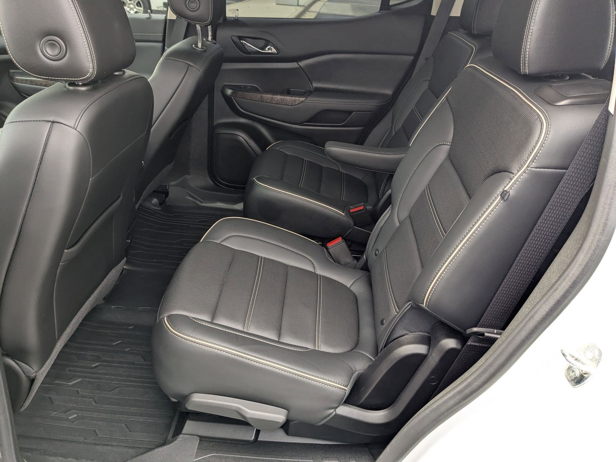 Used 2022 GMC Acadia Denali w/ Denali Technology Package image 34