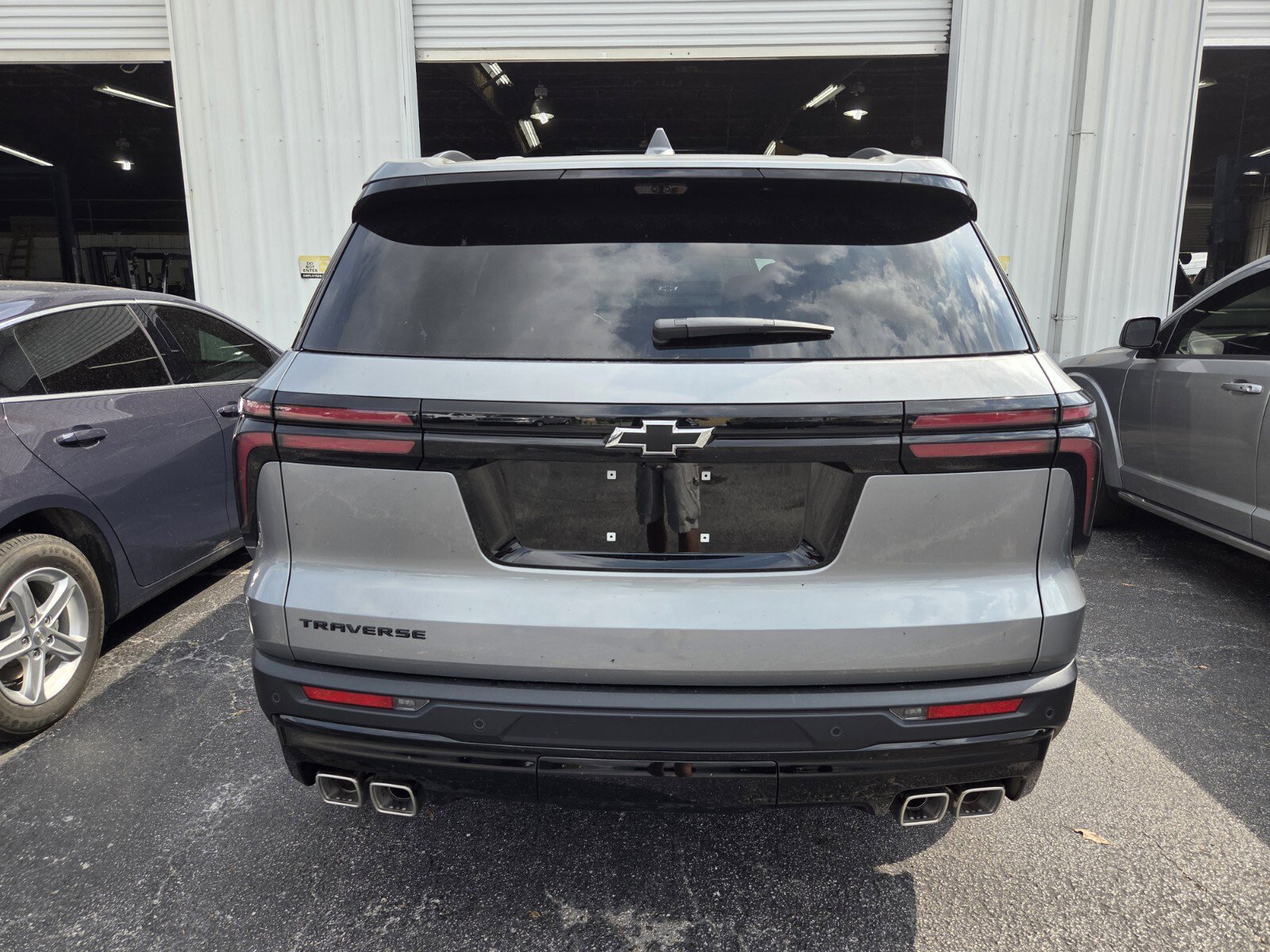 New 2026 Chevrolet Traverse LT w/ Midnight/Sport Edition image 4