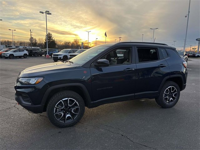 New 2026 Jeep Compass Trailhawk w/ Sun, Sound & Navigation Group image 3