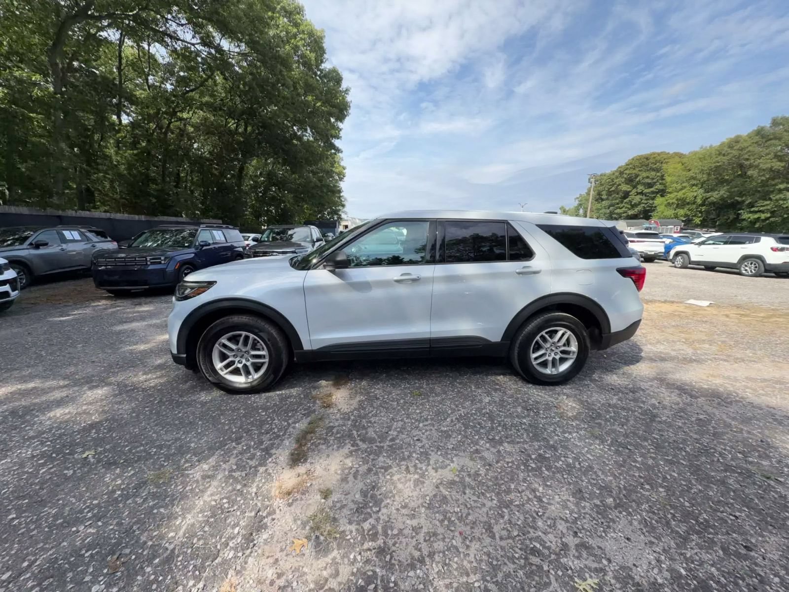 Used 2026 Ford Explorer Active AWD/4WD image 8