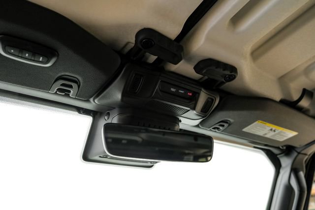 Used 2025 Jeep Gladiator Rubicon w/ Safety Group AWD/4WD image 72