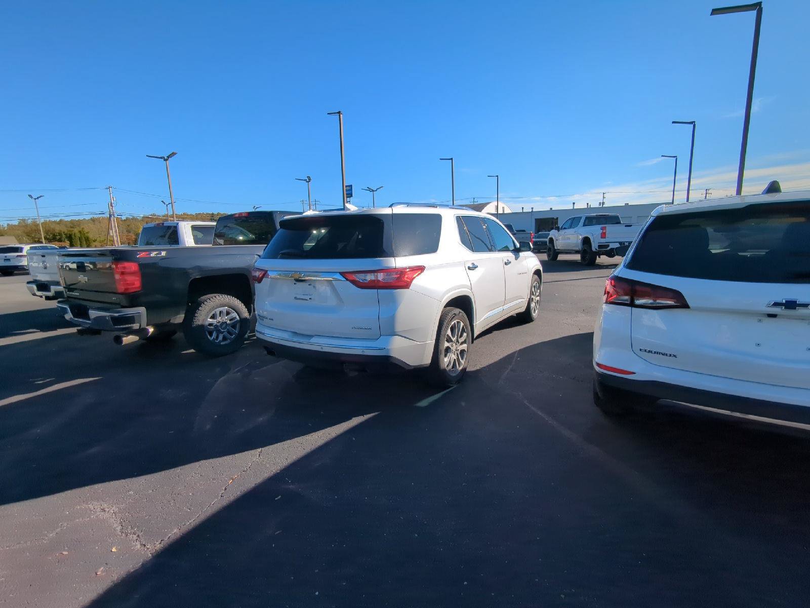Used 2020 Chevrolet Traverse Premier AWD/4WD image 6