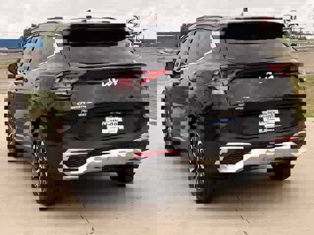 Used 2025 Kia Sportage EX w/ Premium Package image 5