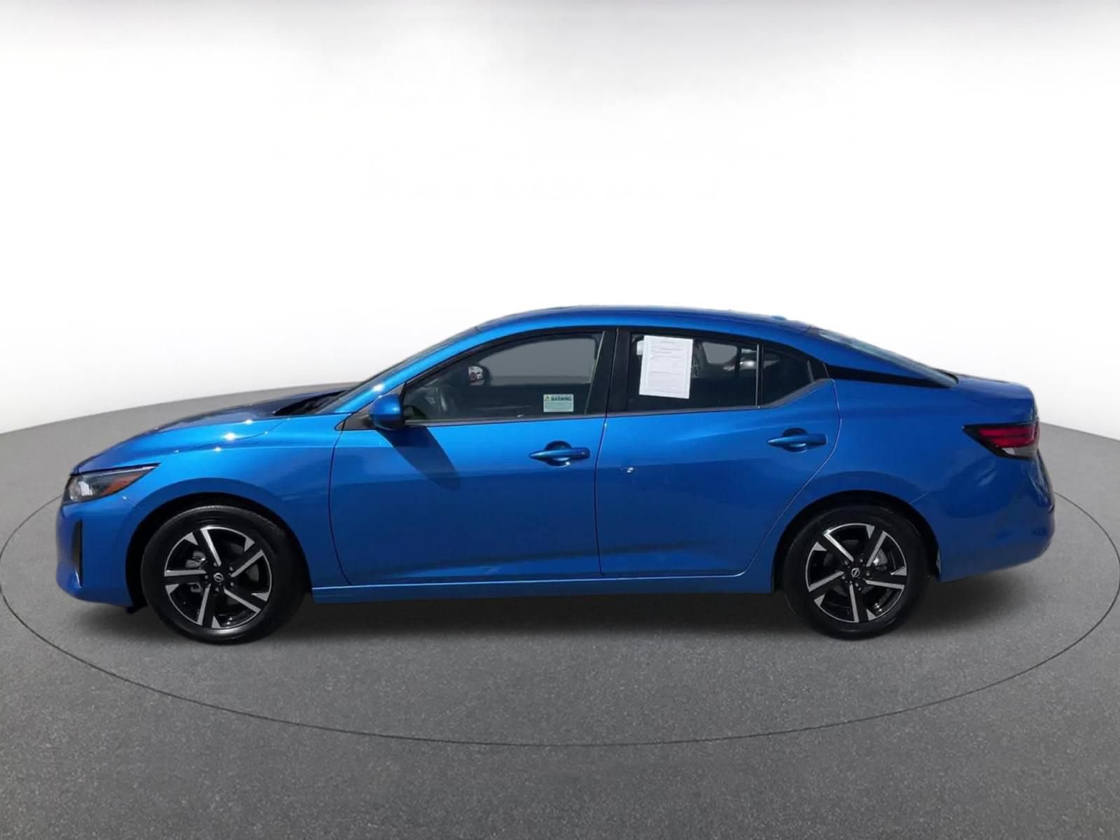 Used 2025 Nissan Sentra SV FWD image 9