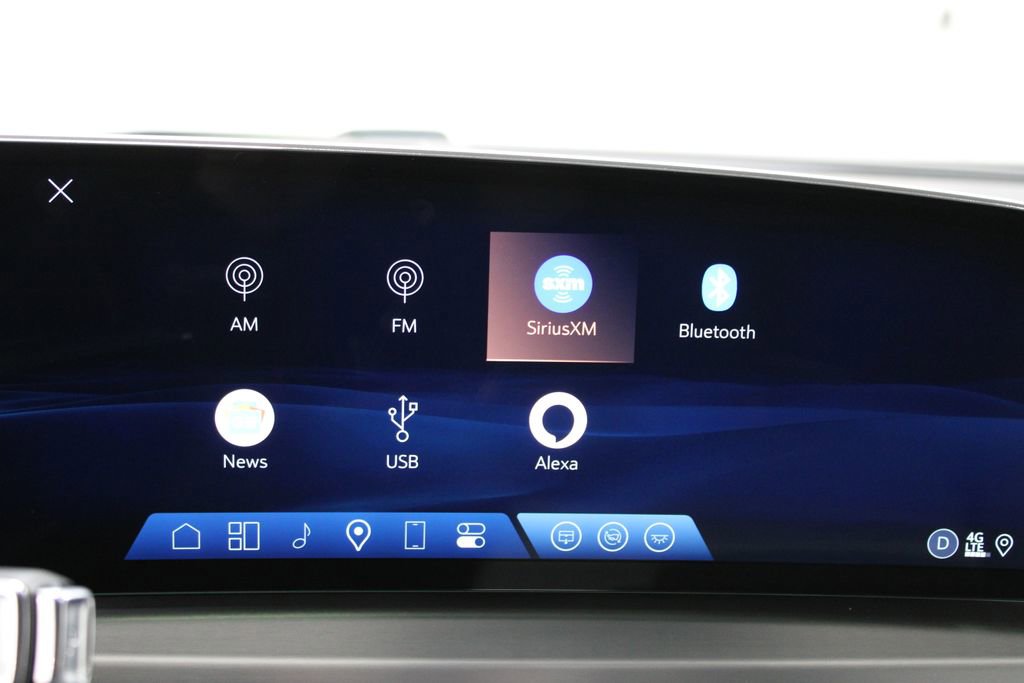 Used 2024 Cadillac Lyriq Luxury image 46