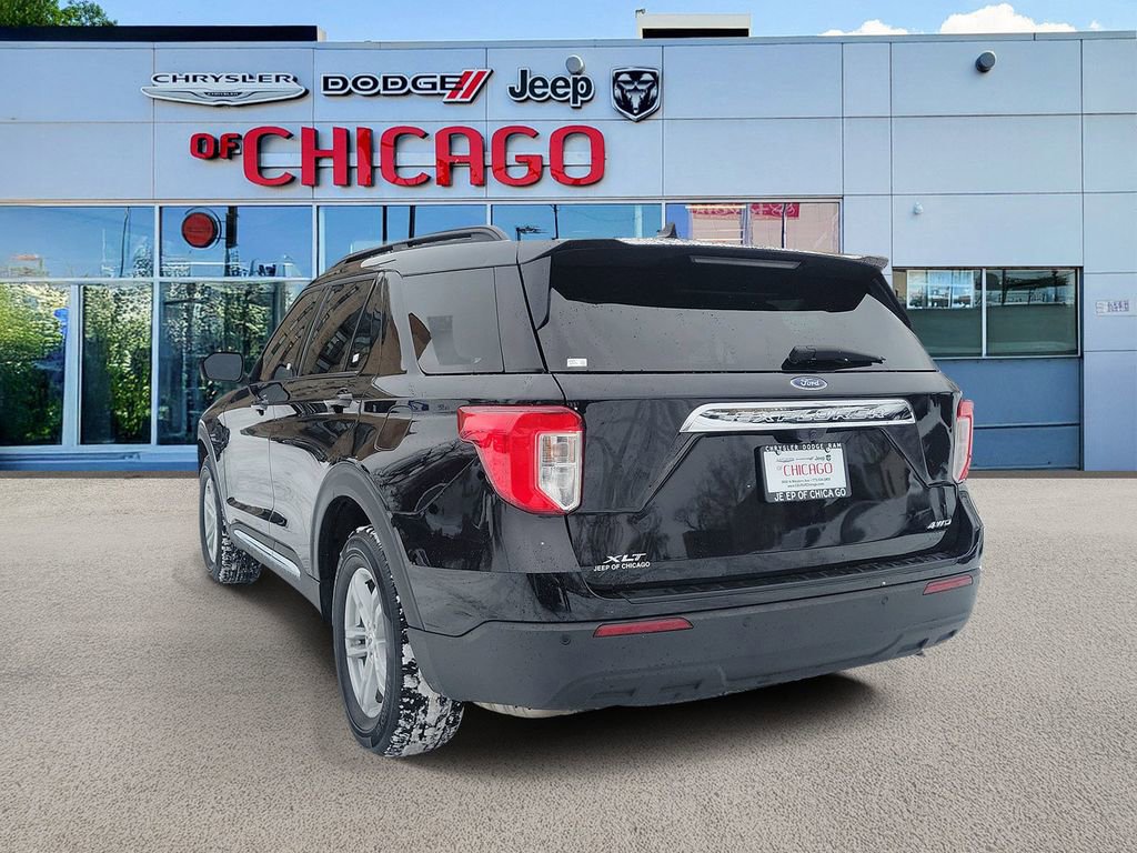 Used 2023 Ford Explorer XLT image 3