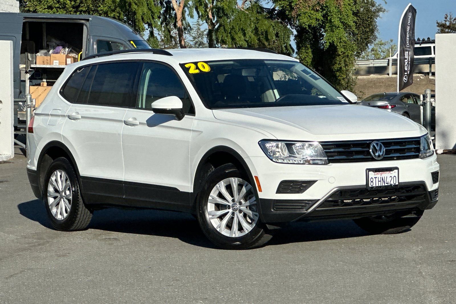 Used 2020 Volkswagen Tiguan S image 2