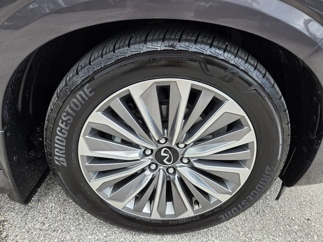 Certified 2026 INFINITI QX80 Luxe w/ Cargo Package AWD/4WD image 9