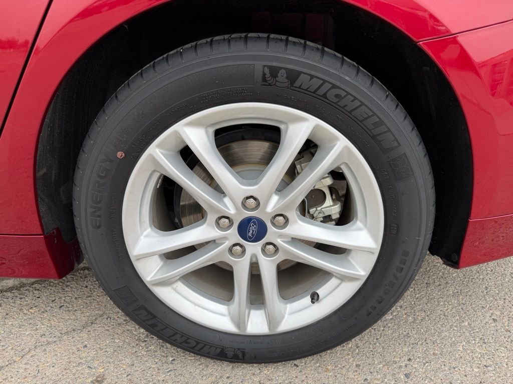 Used 2018 Ford Fusion SE w/ Fusion SE Technology Package FWD image 7