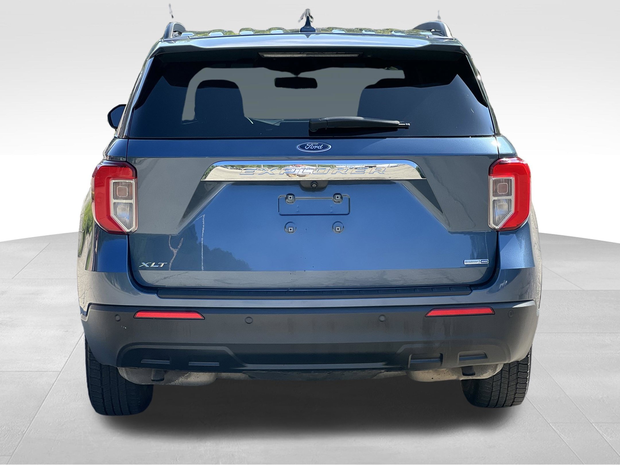 Used 2020 Ford Explorer XLT w/ Comfort Package AWD/4WD image 8