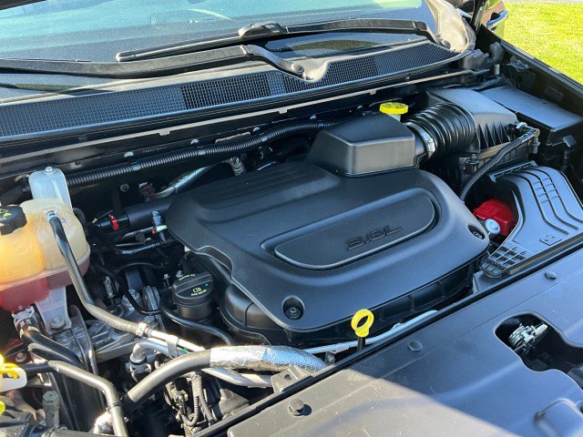 Used 2019 Chrysler Pacifica Limited w/ Advanced Safetytec Group FWD image 11