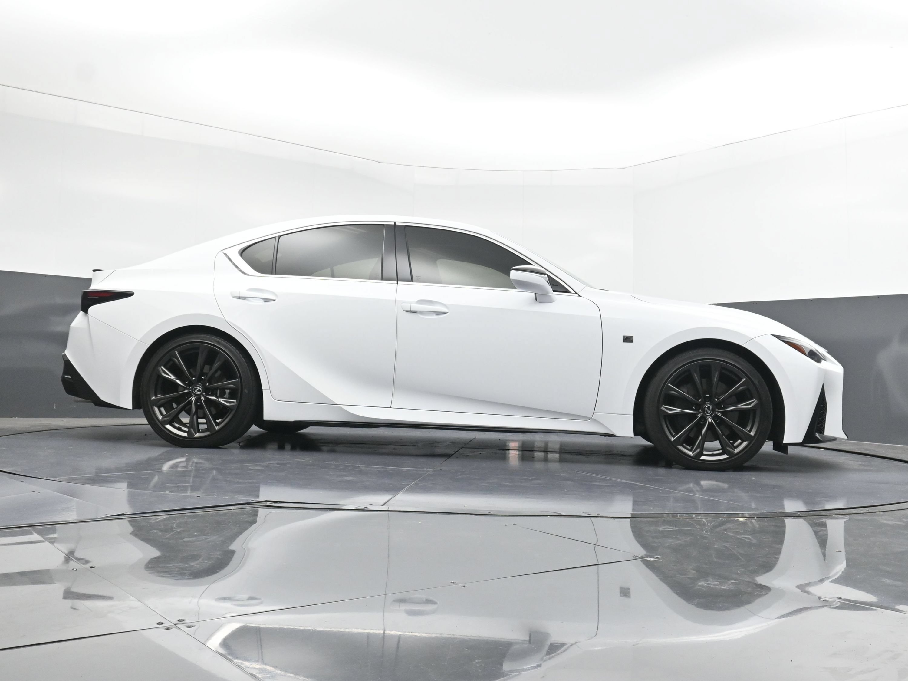 Used 2024 Lexus IS 350 F Sport RWD image 32