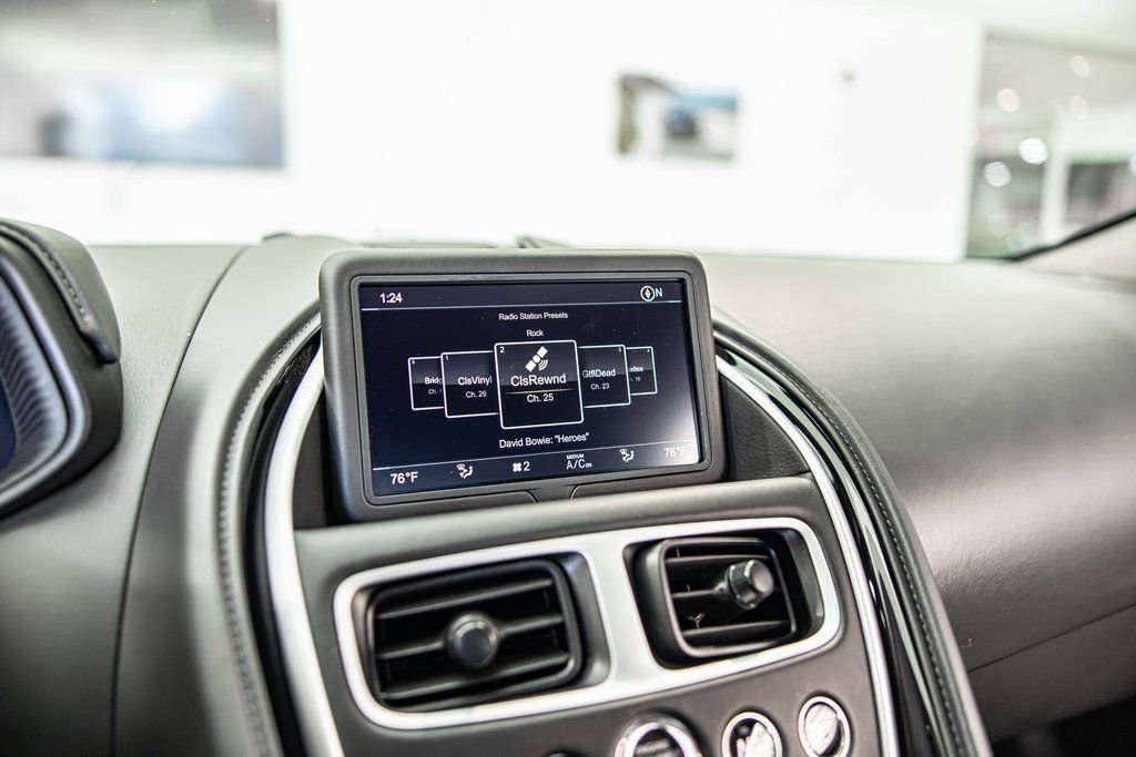 Used 2020 Aston Martin DB11 Coupe image 24