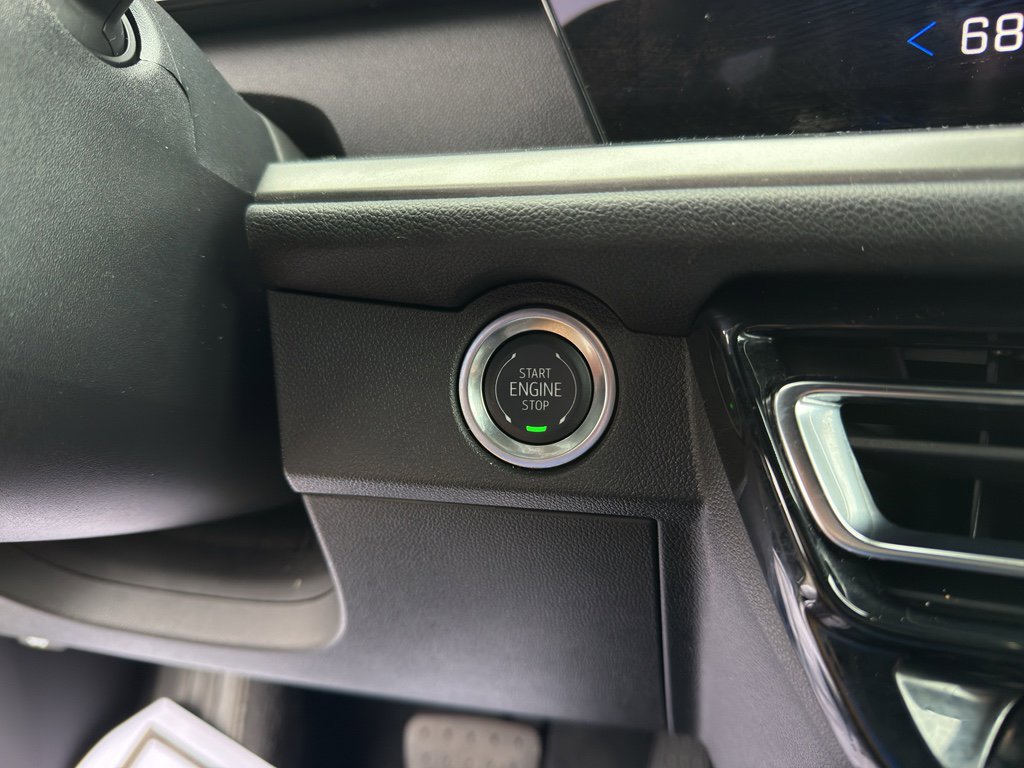 Used 2025 Chevrolet Traverse LT image 21