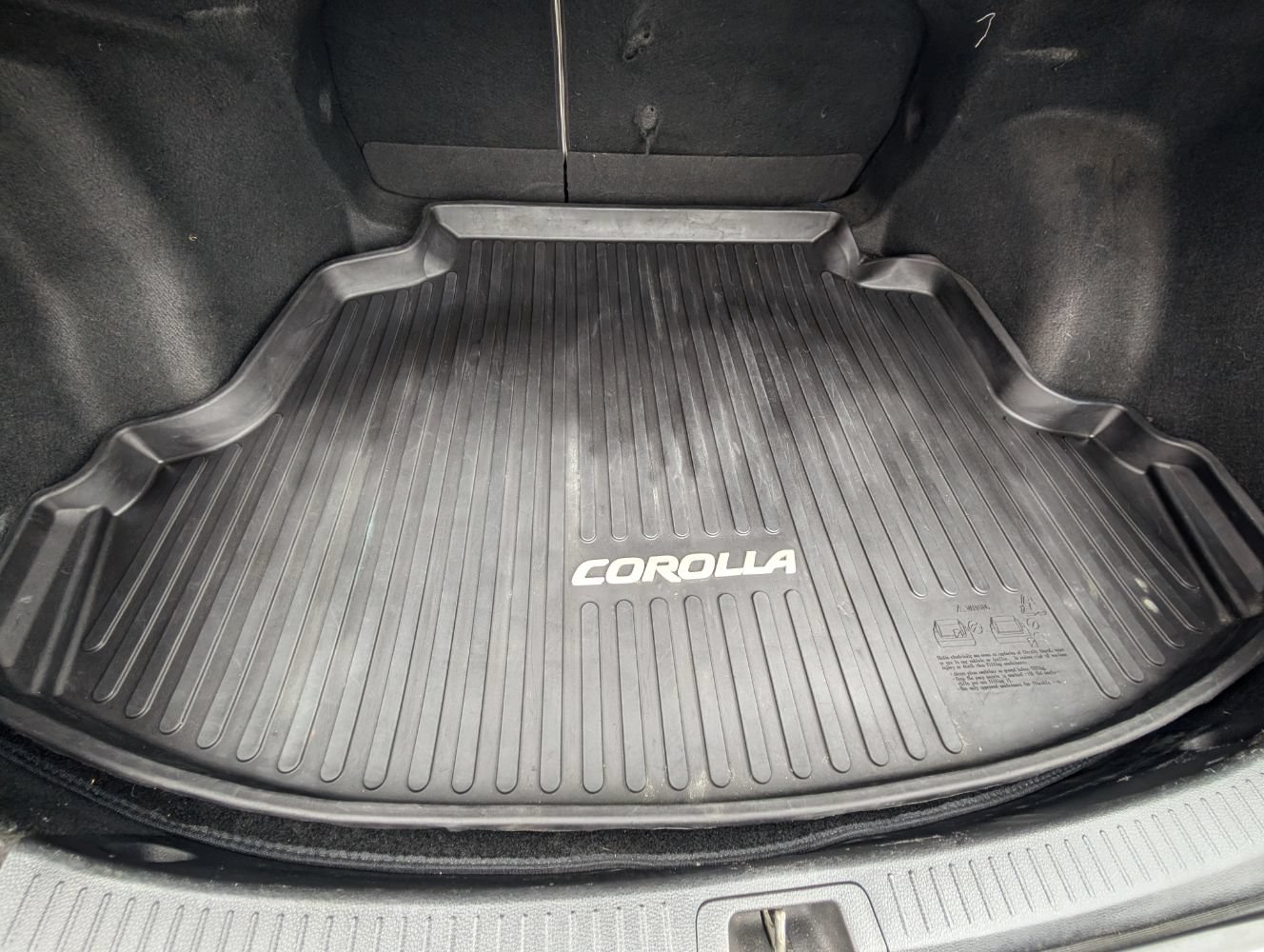 Used 2020 Toyota Corolla LE FWD image 19