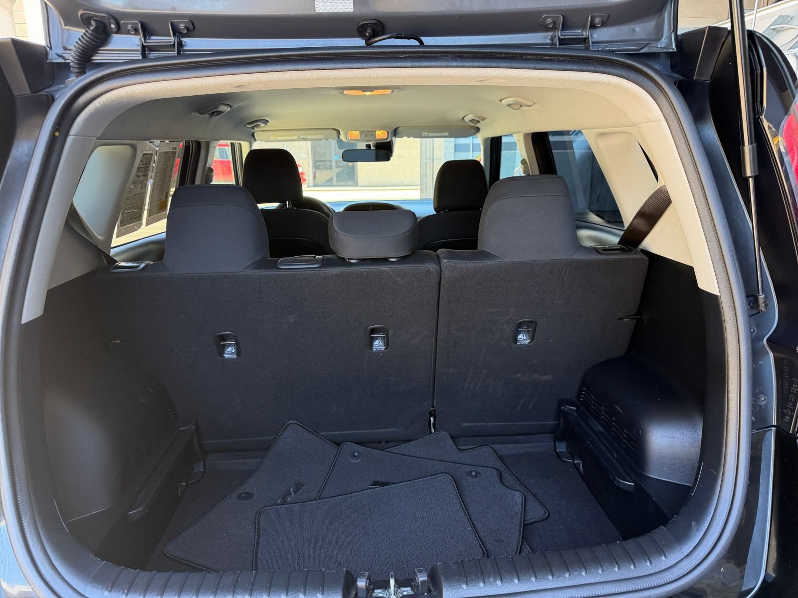 Used 2025 Kia Soul LX w/ LX Technology Package FWD image 28