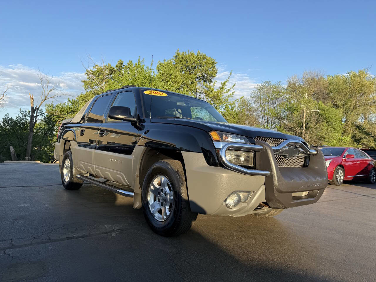 Used 2002 Chevrolet Avalanche 4x4 w/ Off-Road Suspension Pkg image 4