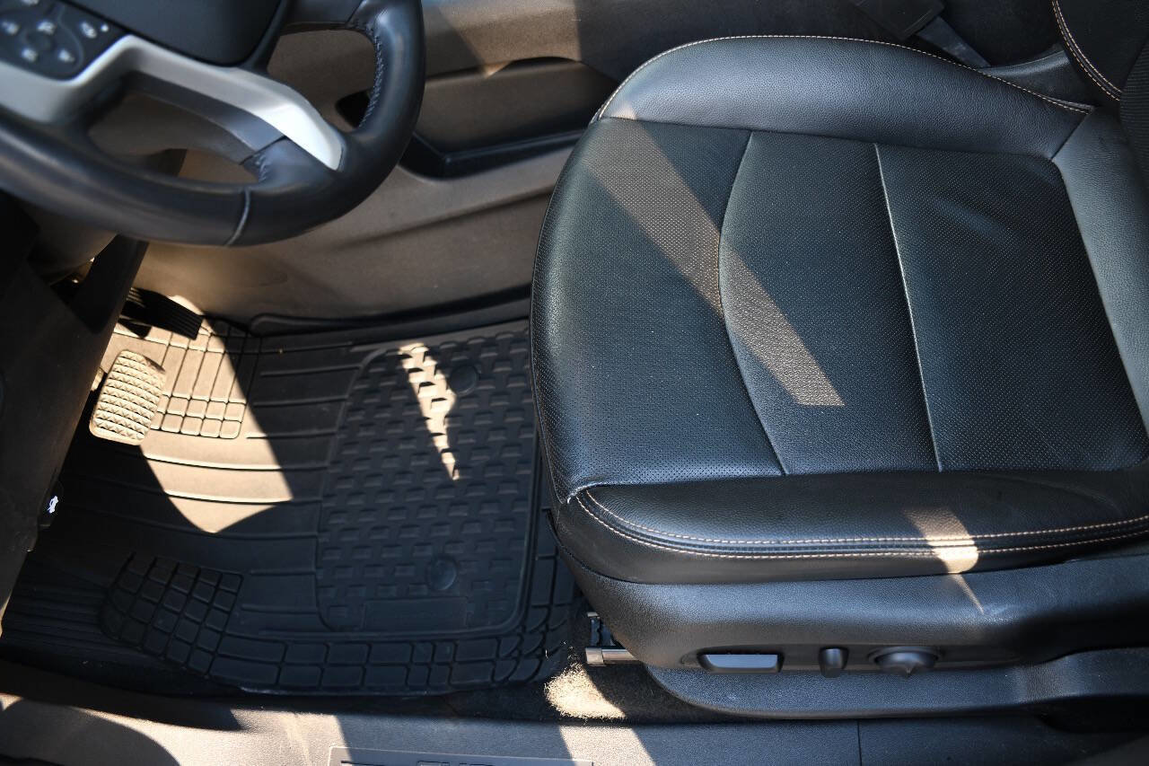 Used 2021 GMC Terrain SLT w/ Elevation Edition image 13