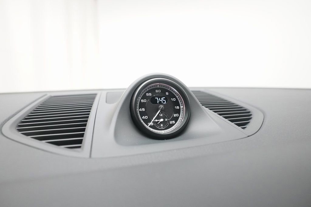 Certified 2026 Porsche Macan image 25