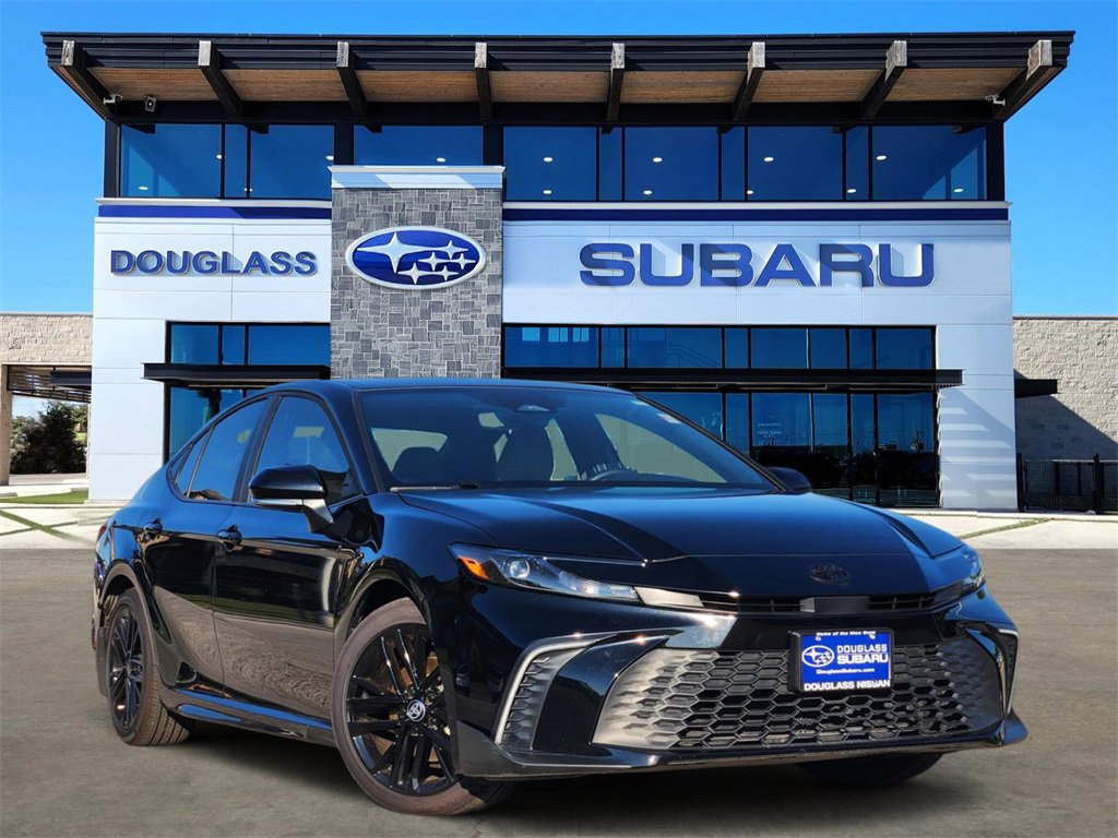 Used 2025 Toyota Camry SE video 1