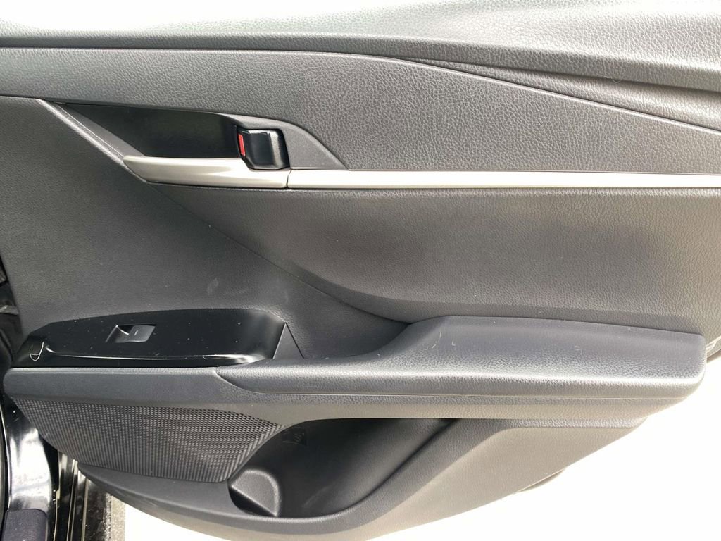 Used 2025 Toyota Camry LE image 43
