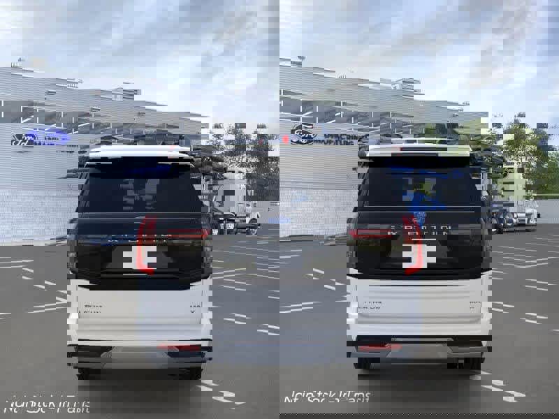 New 2026 Ford Expedition Max Platinum image 5
