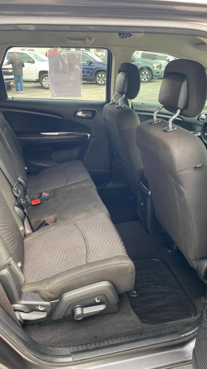 Used 2019 Dodge Journey SE w/ Blacktop Package image 20