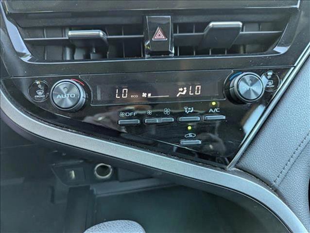 Used 2022 Toyota Camry LE image 19
