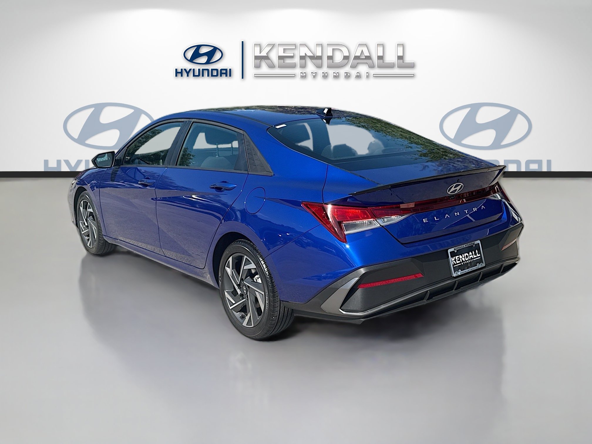 Certified 2025 Hyundai Elantra Sport FWD image 4