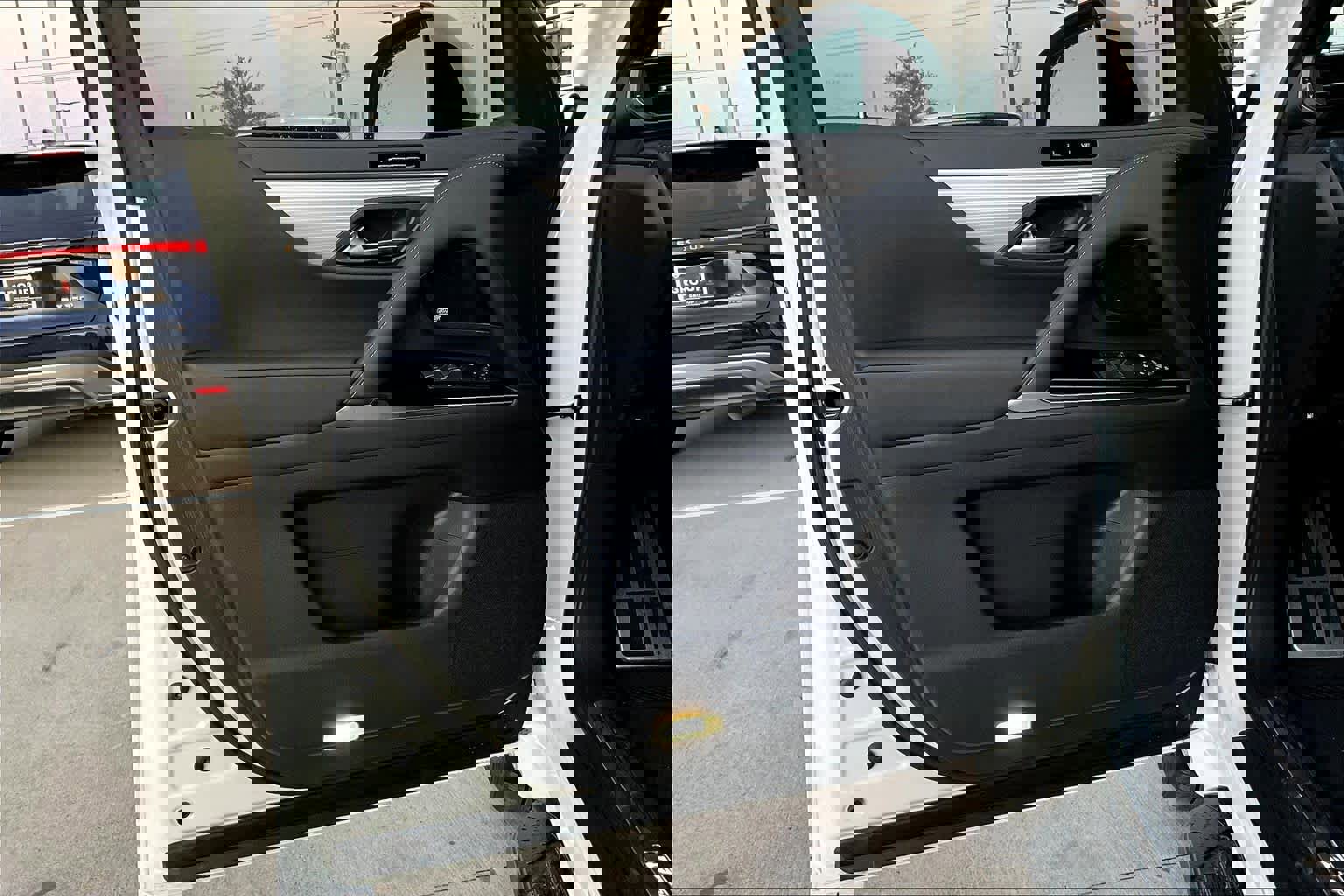 New 2025 Lexus LX 700h F Sport image 10