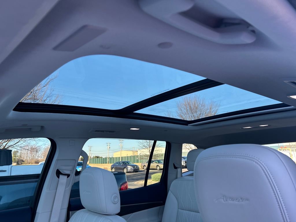 Certified 2025 Buick Enclave Avenir w/ Super Cruise Package image 16