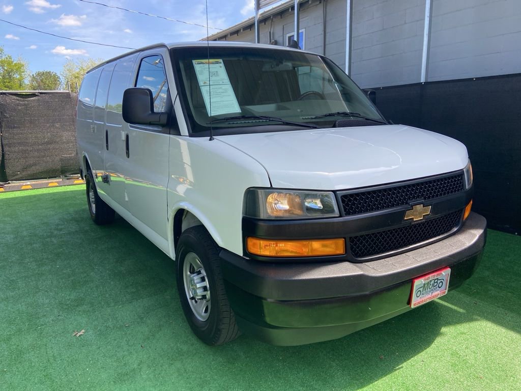 Used 2021 Chevrolet Express 2500 w/ Driver Convenience Package RWD image 2