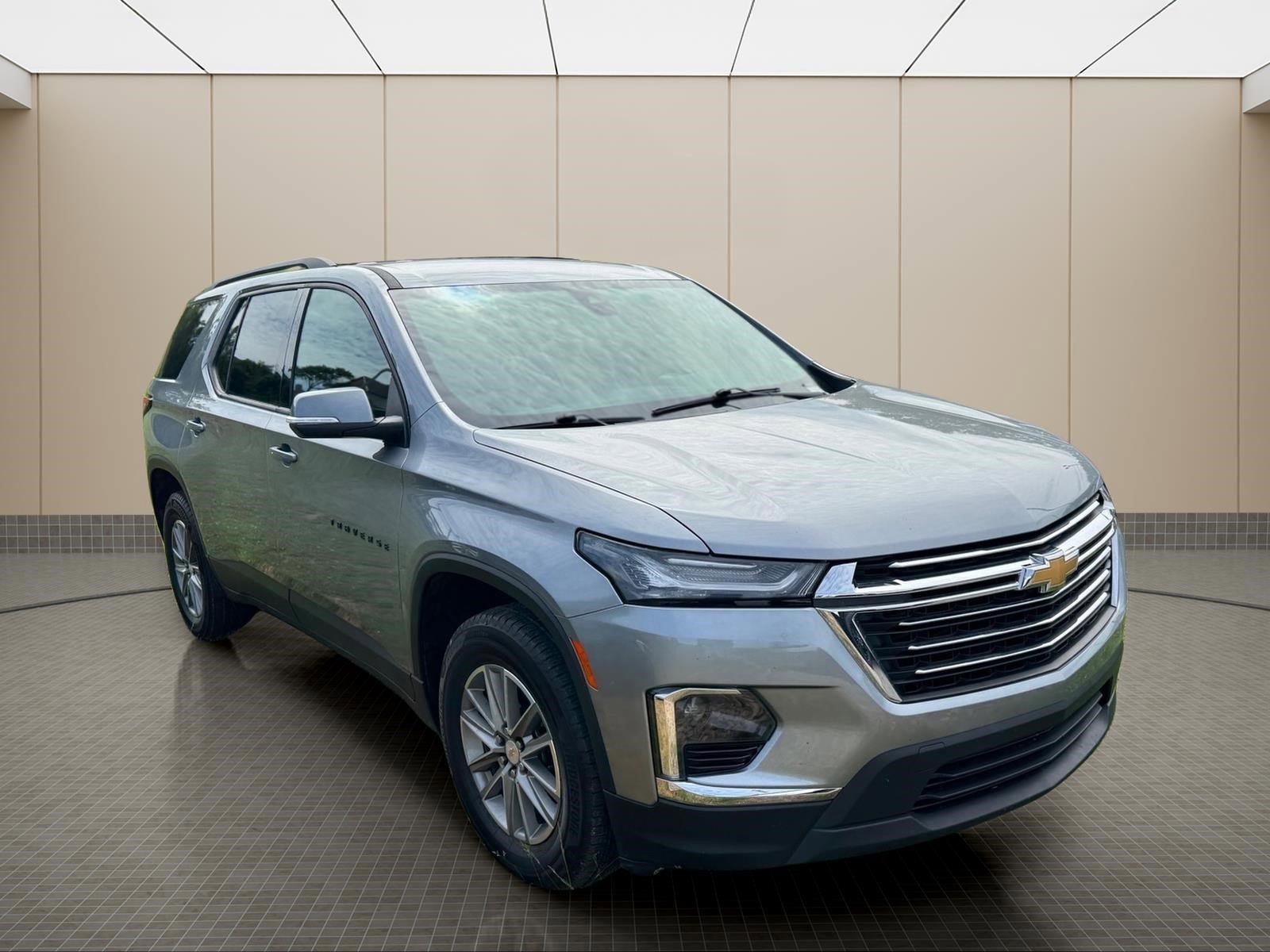 Used 2023 Chevrolet Traverse LT w/ LPO, Floor Liner Package AWD/4WD image 8