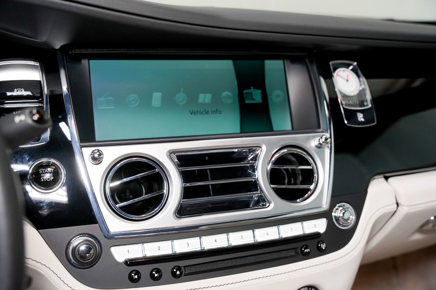 Used 2017 Rolls-Royce Wraith image 44