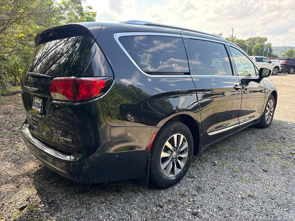 Used 2020 Chrysler Pacifica Limited w/ Advanced Safetytec Group FWD image 7