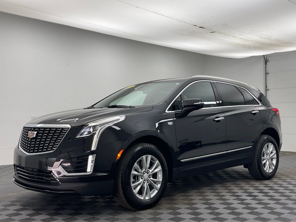Used 2025 Cadillac XT5 Luxury w/ LPO, Floor Liner Package AWD/4WD image 2