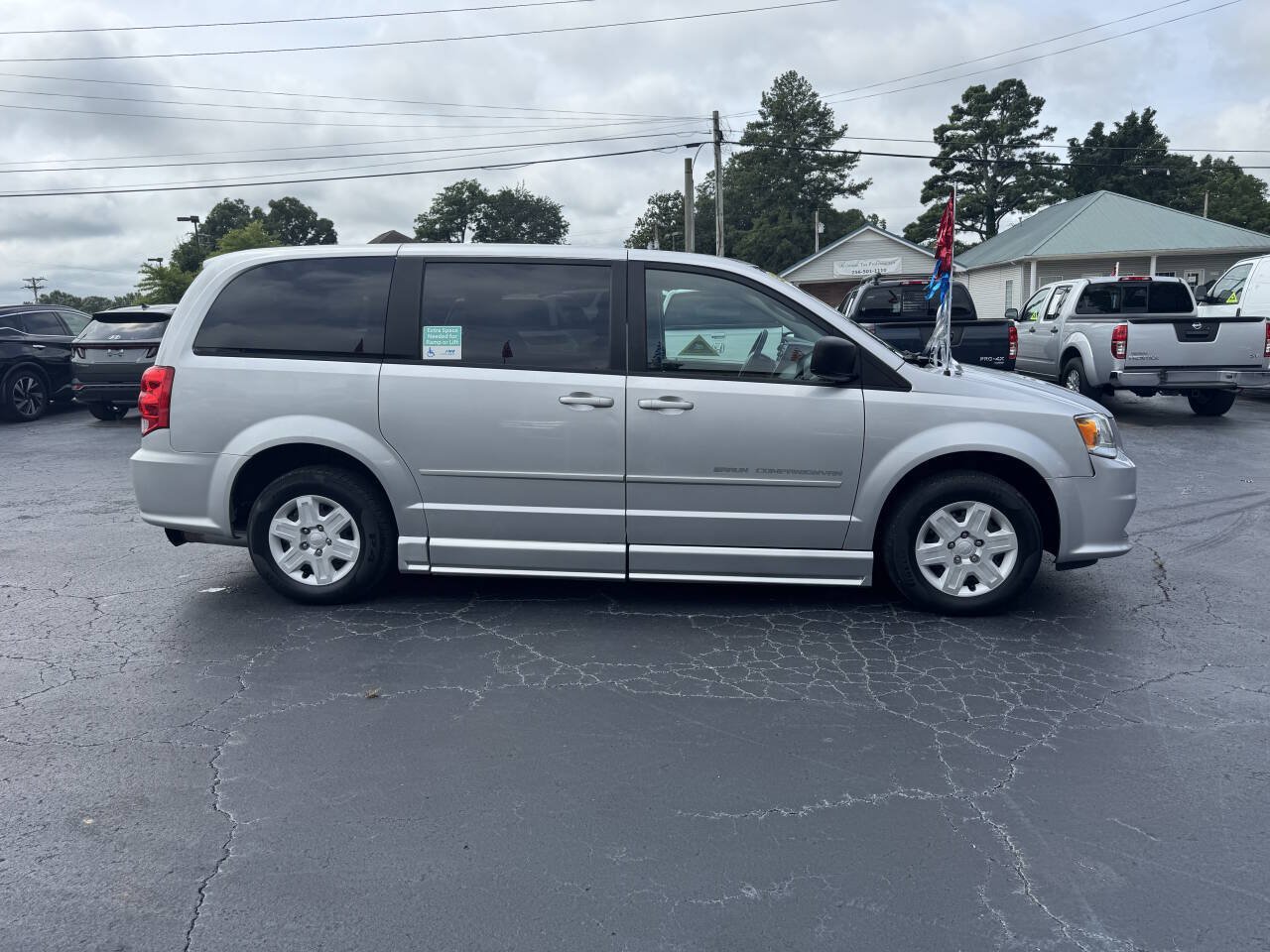 Used 2011 Dodge Grand Caravan Express w/ PWR Window Group FWD image 7