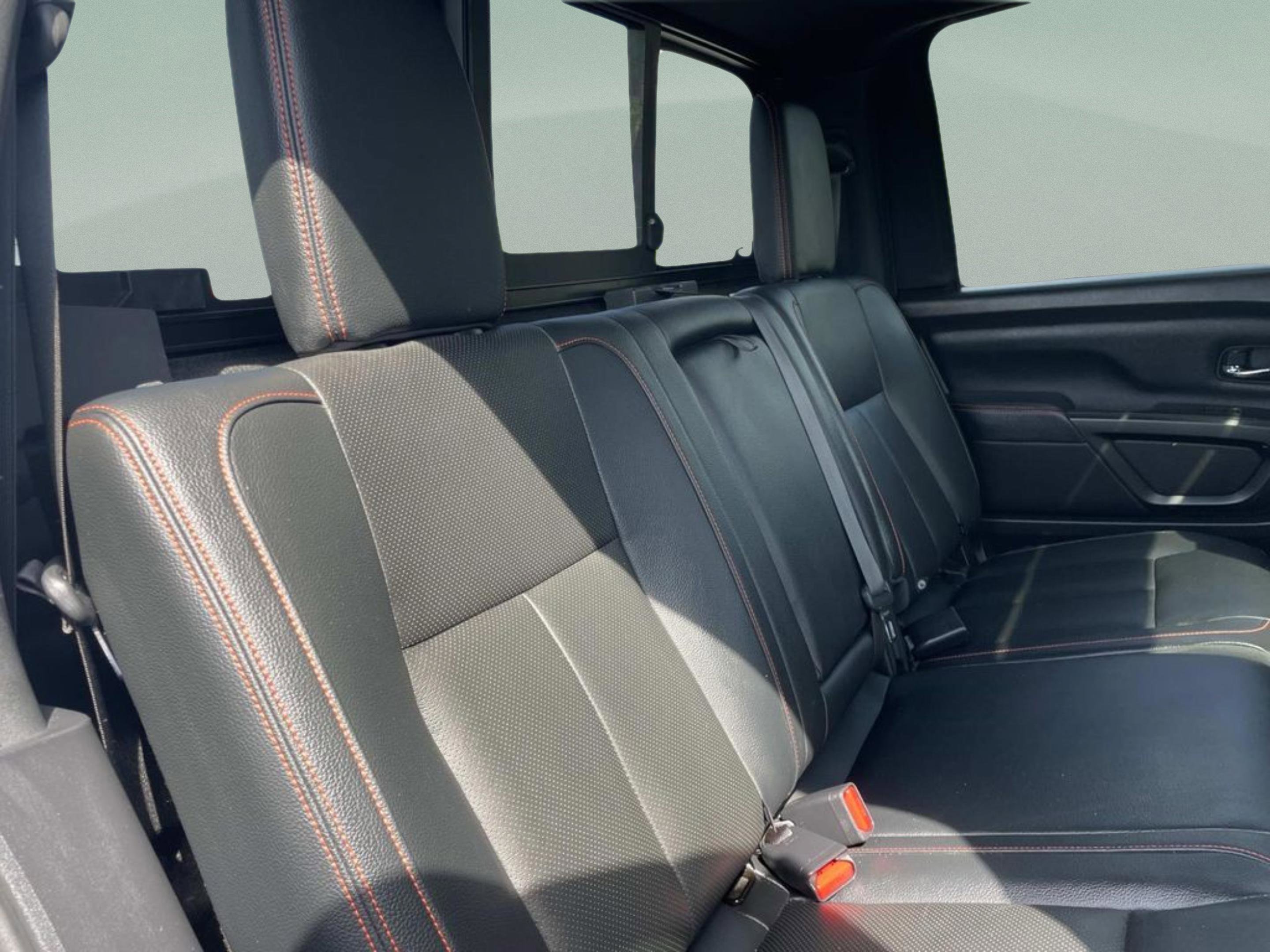 Used 2021 Nissan Titan PRO-4X w/ Pro-4x Convenience Package AWD/4WD image 18