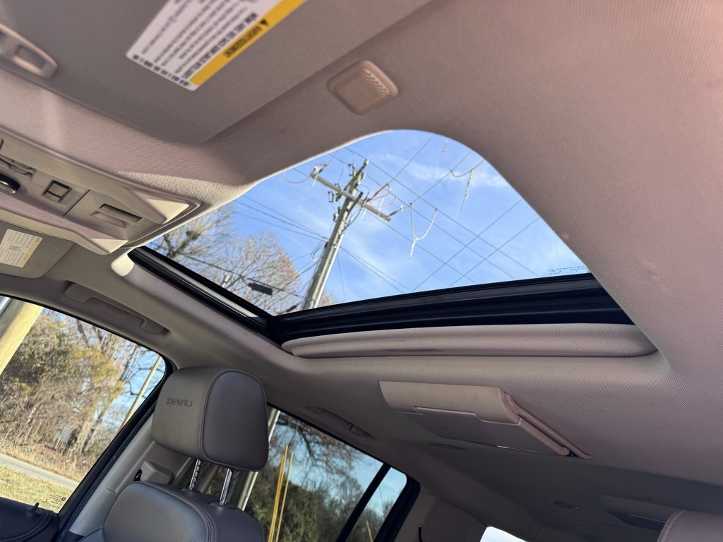 Used 2016 GMC Yukon XL Denali w/ Open Road Package image 12